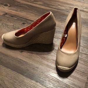 Tan espadrille wedge size 7.5